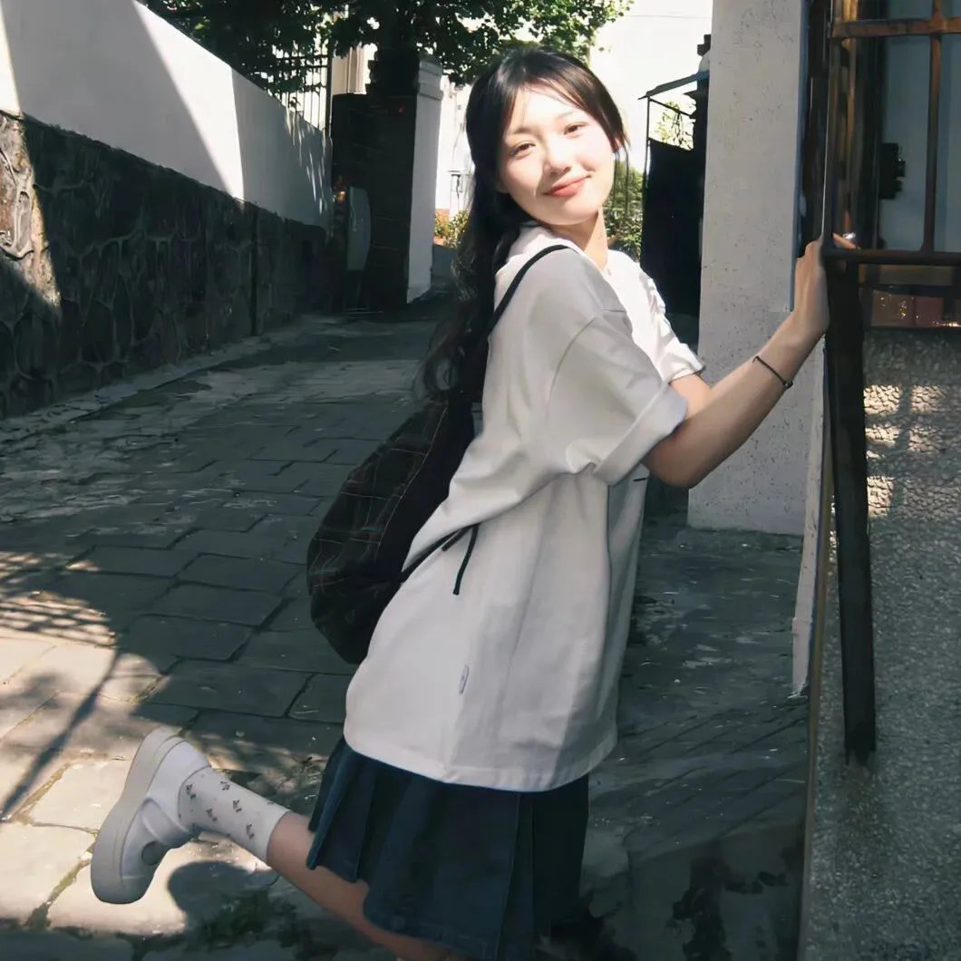 图兰朵：魔咒缘起海报